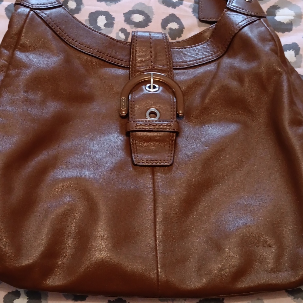 Coach Lynn Distressed British Tan Brown Leather Soho Hobo Bag.